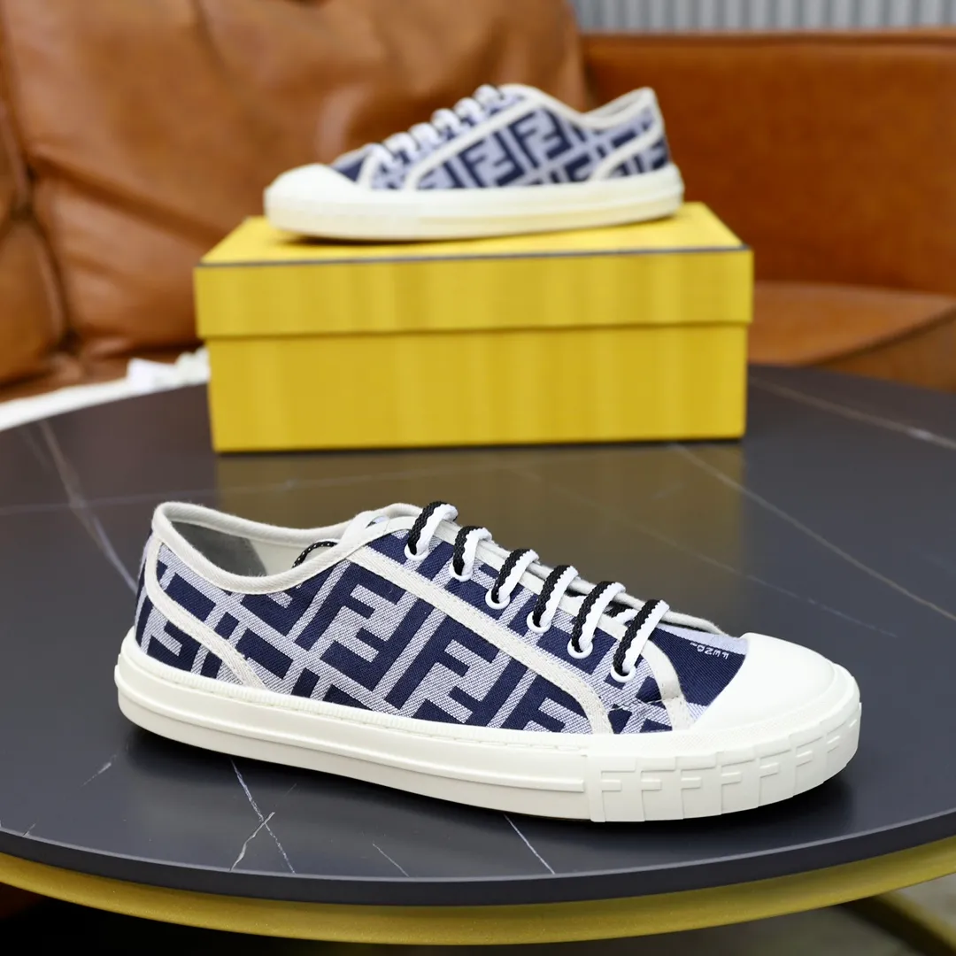Factory price: 480 original order (couple model) Brand: FENDI Fendi 🙅‍♂️🙅‍♂️🙅‍♂️ Size: Female 35–40, Male 39-44 (45 can be customized) Grade: Official website genuine Material: Imported original LoGO fabric upper Original comfortable lining TPU wear-resistant lightweight outsole Style category: Loafers New trendy shoes Color: actual picture color